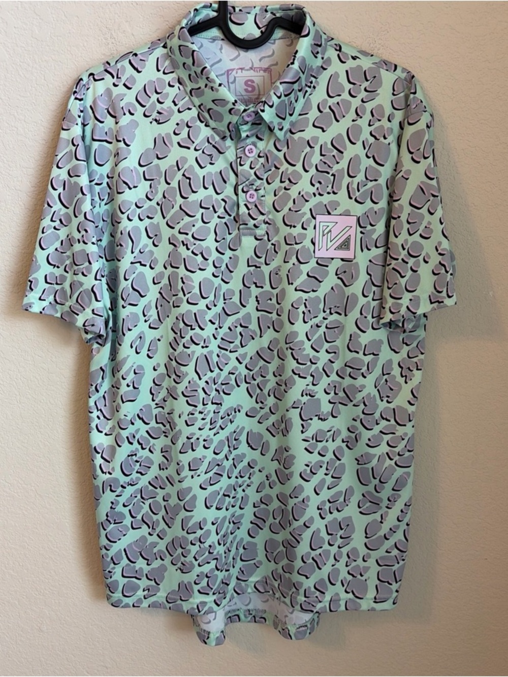 Pit Viper Men’s Sz S Green and  Purple Cheetah Golf Polo